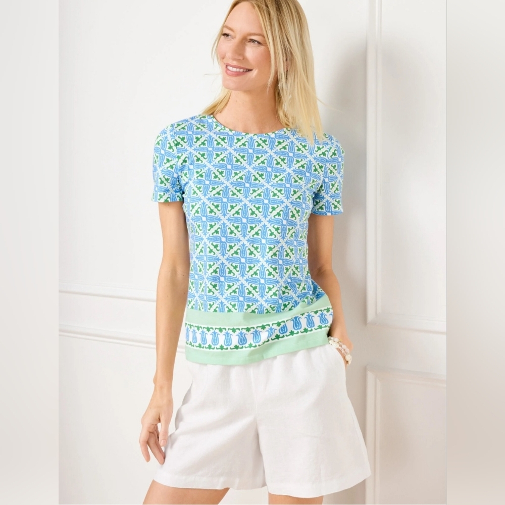 Talbots T-shirt Women's Green and Blue Pattern, Medium